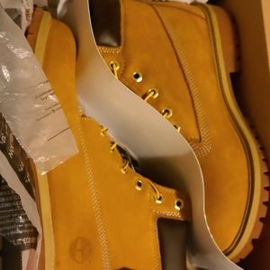 Grade school boys wheat timbs